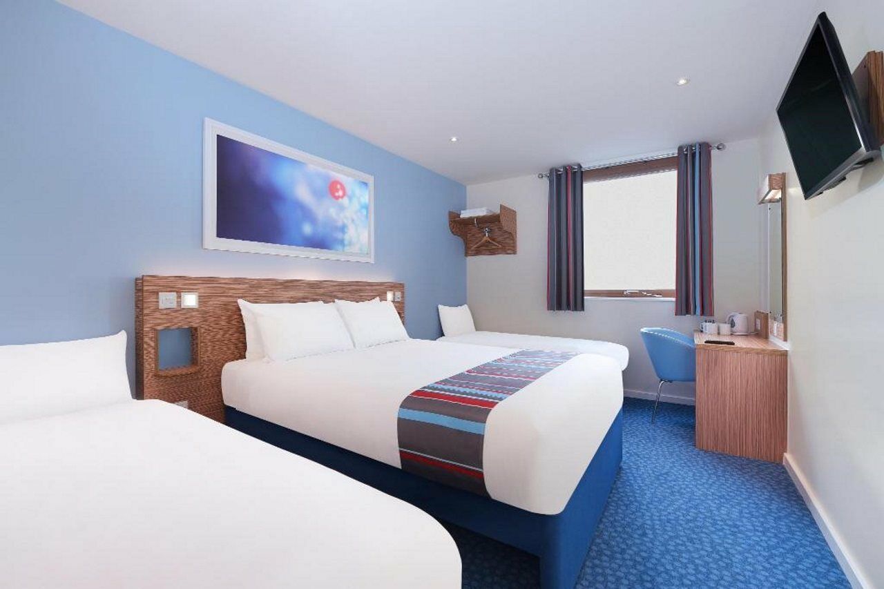 Travelodge London Raynes Park Buitenkant foto